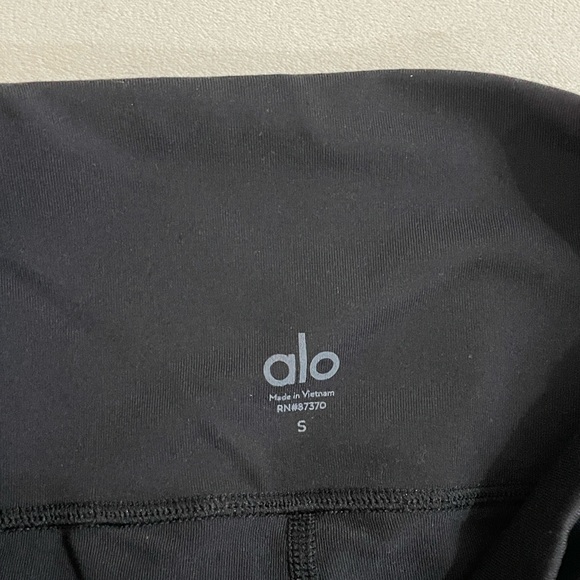 ALO Yoga NWOT Airbrush High Waist Women's Black Leggings Size S - Picture 8 of 8